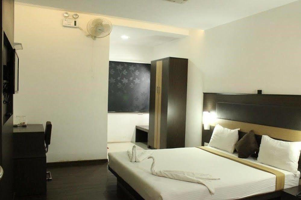 Hotel The Home Tiruppur Zewnętrze zdjęcie