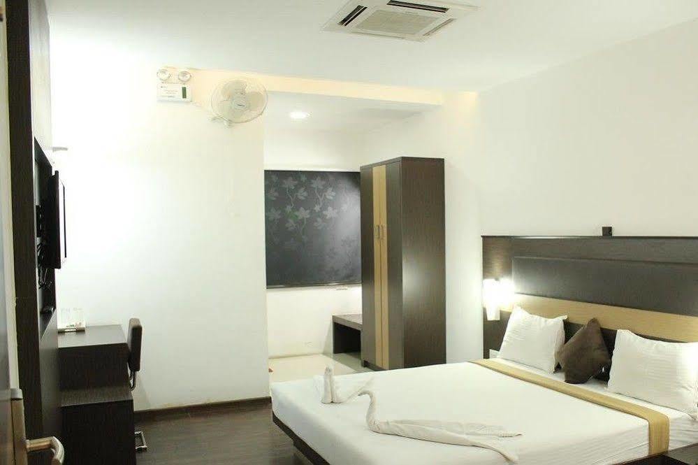Hotel The Home Tiruppur Zewnętrze zdjęcie